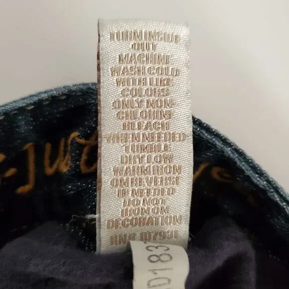 Adorable Justice jeans skirt - Picture 4 of 8